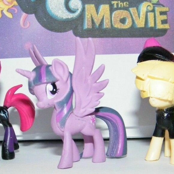 My Little Pony Movie Deluxe Figure Set Of 12 with Sticker and Ring - Picture 5 of 9